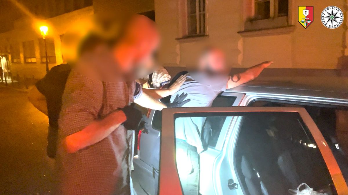 Policie dopadla muže, který střílel u klubu v centru Prahy